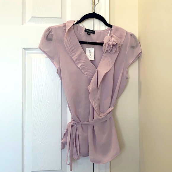 *NEW WITH TAGS* Le Chateau Lavender Blouse - Picture 1 of 2